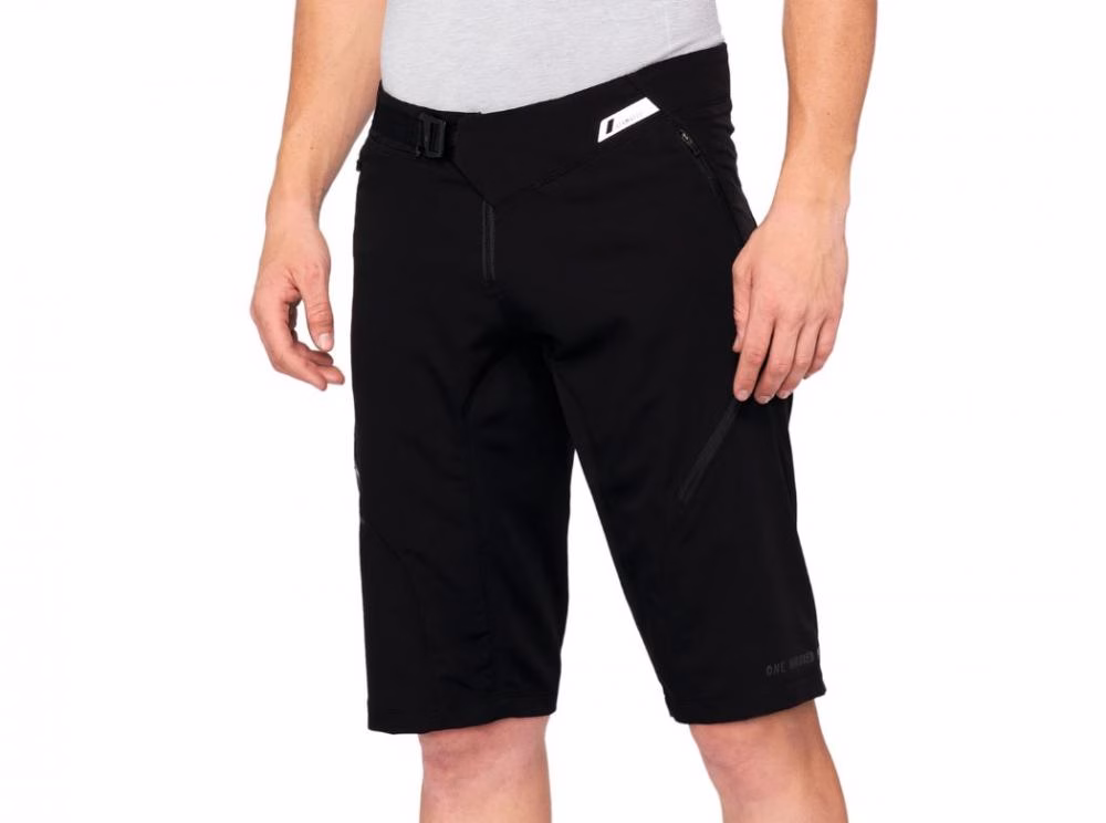 100% Airmatic Shorts 38" black - komfortable All-Mountain Bikeshorts in neuester Version