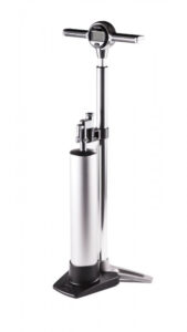 Crankbrothers Klic Standpumpe Tubeless Tank digitales Manometer silber