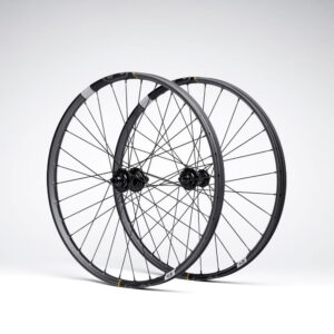 Crankbrothers Synthesis Carbon DH11 BOOST I9 Hydra Tubeless Ready Laufradsatz, 27.5Zoll , 110x20--157x12mm, SRAM XD, black