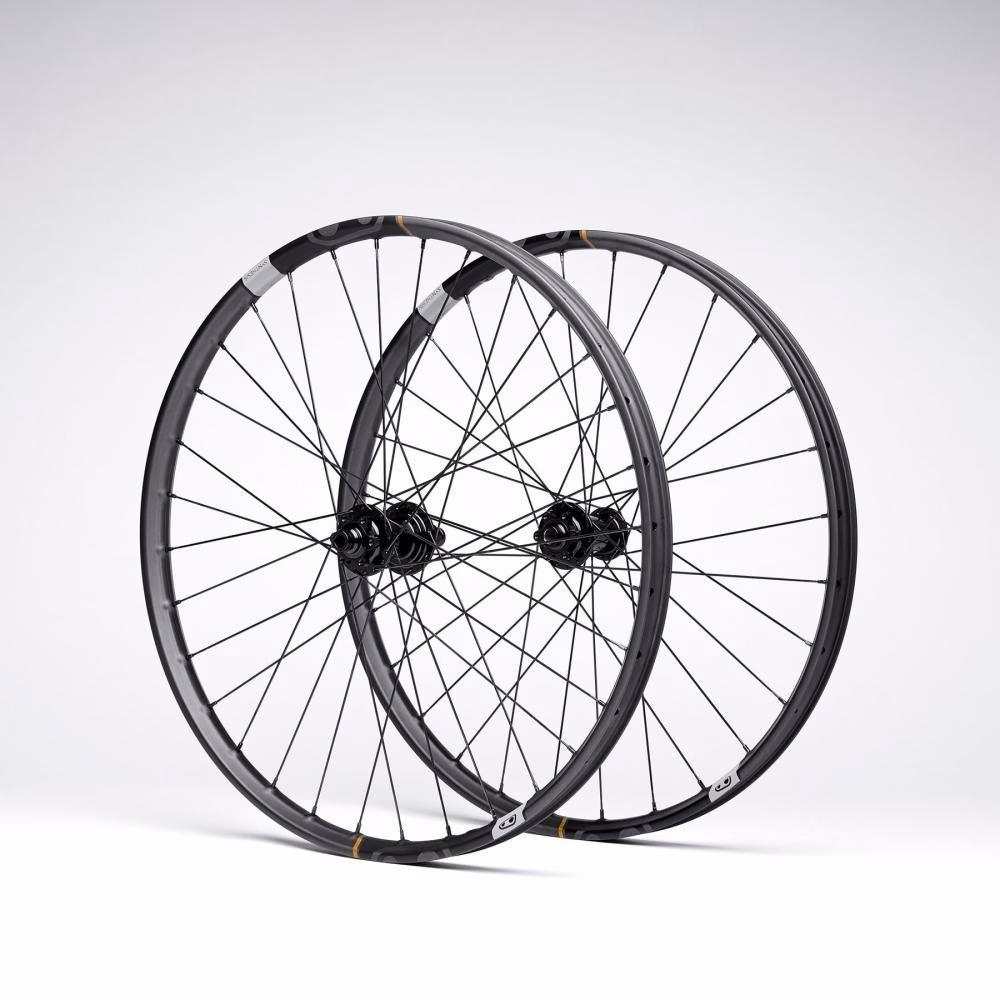 Crankbrothers Synthesis Carbon DH11 BOOST I9 Hydra Tubeless Ready Laufradsatz, 27.5Zoll , 110x20--157x12mm, SRAM XD, black