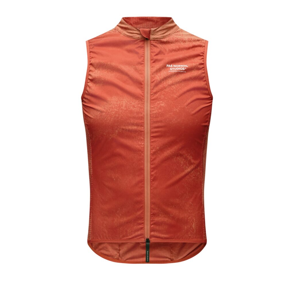 Pas Normal Studios Mechanism Stow Away Gilet Fahrrad Windweste Herren M aop hibiscus orange