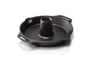 Petromax Gusseiserner Geflügelbräter cf30, Ø30cm, für saftiges Hähnchen oder Ente im Ofen oder Grill, mit Vertiefung für Kräuter, gleichmäßige Hitzeverteilung