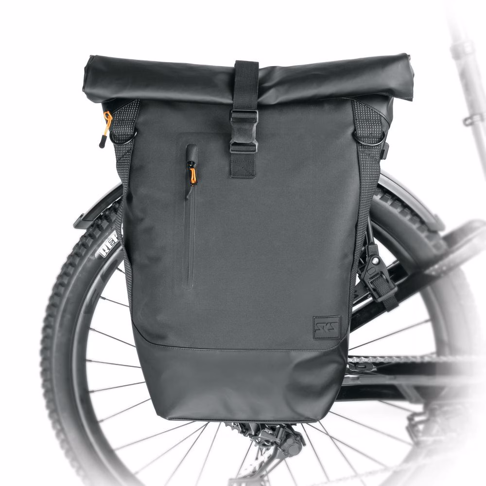 SKS Gepäckträgertasche Germany Infinity Urban Sidebag: 20 Liter wasserdichte Fahrradtasche mit Rolltop - gepolstertem 15 Laptopfach Reflektorstreifen Schultergurt 620x430x170mm schwarz